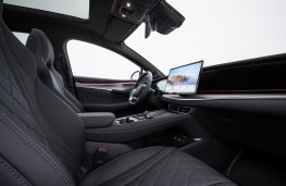 BYD Sealion 7 cockpit